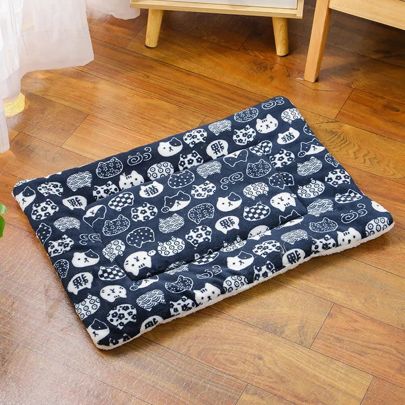 Colchoneta de Felpa Transpirable para Gatos y Perros Pequeños — Suave, Cálida y Lavable