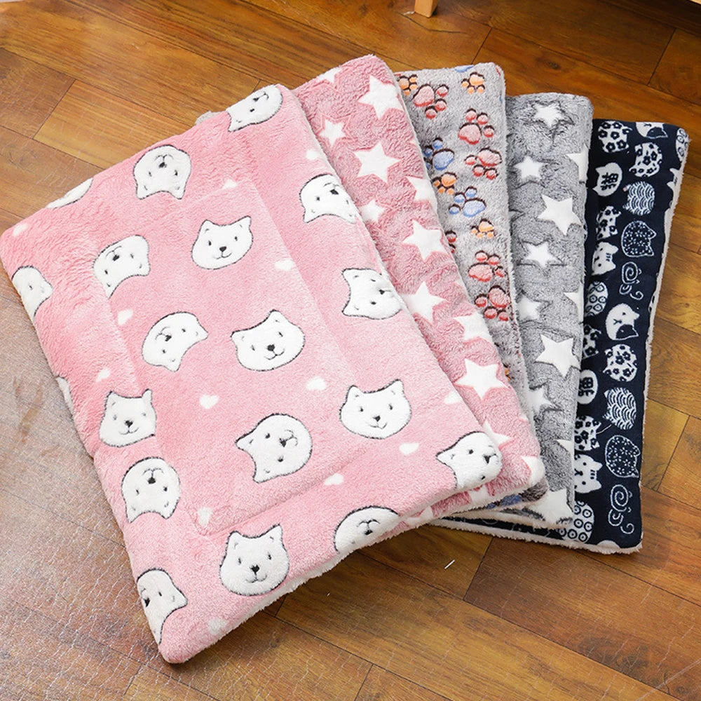 Colchoneta de Felpa Transpirable para Gatos y Perros Pequeños — Suave, Cálida y Lavable